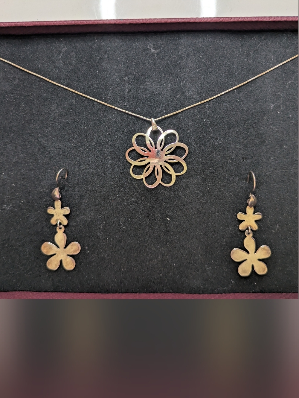La'celet Jewelry Gallery Floral Pendant Necklace with Matching Dangle Earrings
